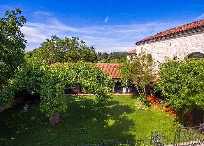 Apartmanhotel Lav