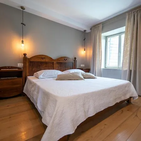 Apartmanhotel Lav 3*