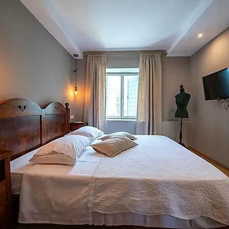 Aparthotel Lav Bale